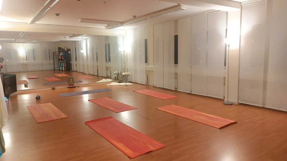 JaMa Yoga im Angsanastudio cover