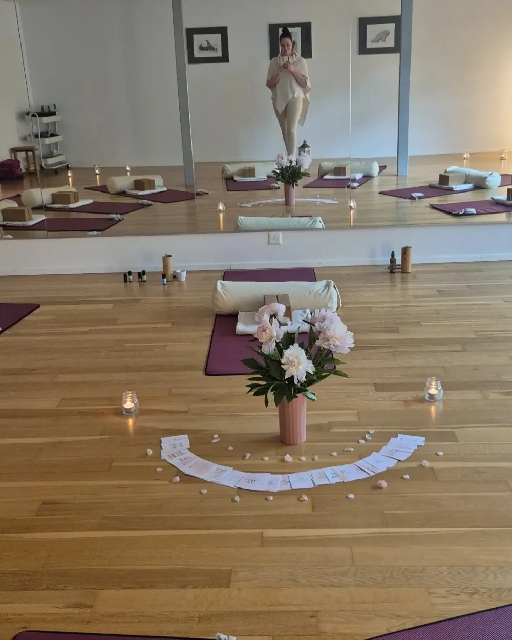 SOLDELUNA YOGA cover